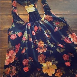 Flowy Floral Tank size Large